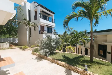 RedDoorz @ LM Apartelle Boracay Отели в г. Nabas