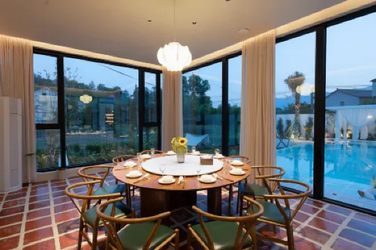 Floral Hotel·MiYu hotel (OMG Heartbeat Park Store) Отели рядом с достопримечательностью «Jiuxian Fenshuizhen Jiulong Temple»