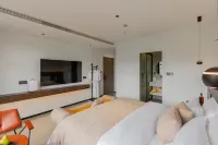 Lugu Lake · Lede Far Mountain Accommodation