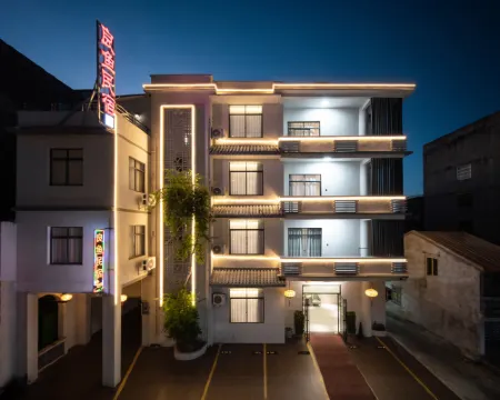 Liangyu Homestay (Beihai Old Street Scenic Area High-speed Railway Station) Hotels in Beihai