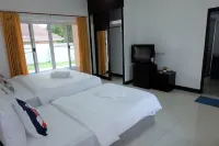 The Pool House Pattaya No.7 - 4 bedroom Hôtels à : Nong Pla Lai
