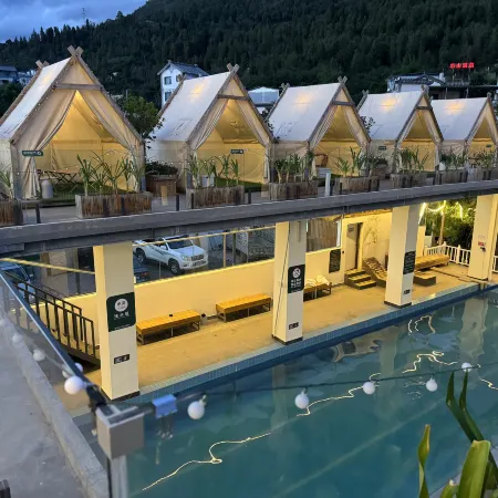 Dali Eryuan Yinlanxi Hot Spring Resort Hotel
