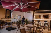 Floral Hotel · Jiuhuashan Fengyuan Hotel (Flesh Treasure Hall Shop) Hotels near Huatai Scenic Area