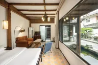 SEVEN ZERO INN - Inns
