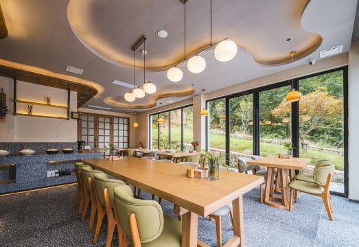 Floral Lux Hotel 웰컴 과일