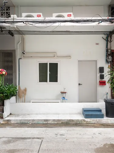 รูปภาพของที่พักสำหรับกลุ่มขนาดใหญ่ในกรุงเทพฯ - 6 ห้องนอน ใกล้ BTS บางจาก | พักได้ 12 คน
