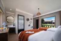 Pengyou Mountain Homestay (Baihaba New Village Store) Hotels in Habahe