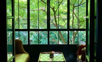 Metropolitan Seclusive Life In Wukang rd Shanghai