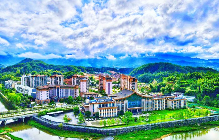 Oriental Tianyuewan Hot Spring Hotel