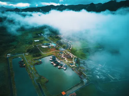 Shaoguan Happy Fang Hot Spring Travel Resort (Shixing Branch) Отели в г. Шисин