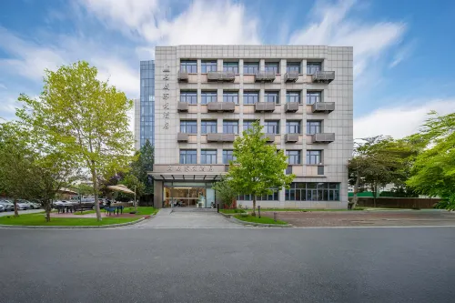 Mingshang Su Yue Hotel (Suzhou Taohua Wu Railway Station North Square Sujin Metro Station Store)