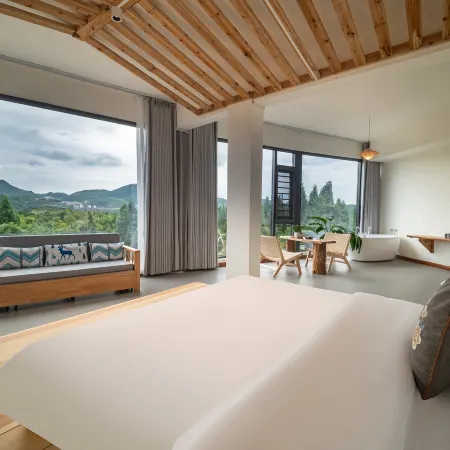 Puyin Homestay (Huangguoshu Waterfalls Scenic Area)