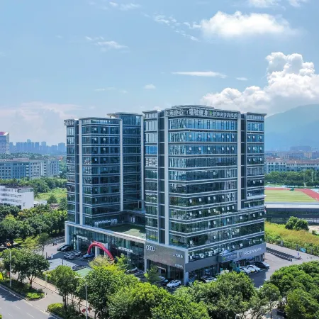 GreenTree Inn Smart Selection Hotel (Fuzhou Mindong University City Baicheng Yongjia Tiandi Branch)