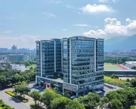 GreenTree Inn Smart Selection Hotel (Fuzhou Mindong University City Baicheng Yongjia Tiandi Branch) Hotels in Minhou