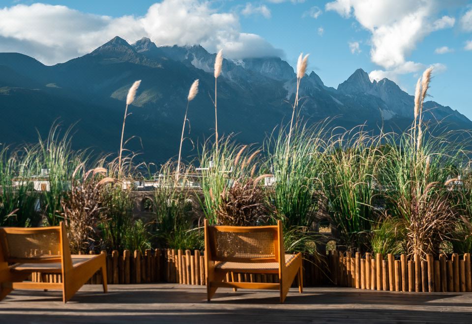 윈두에서 바라본 옥룡설산 뷰