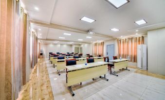 Hanfu International Hotel (Yancheng Station Institute of Technology)