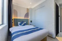 Home Inn Baiyun Hotel (Anqing Yingbin Road High-speed Railway Station)