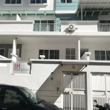 Island Hostel Bayan Lepas Airport Отели в г. Баян Лепас