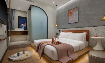 Qifu Hotel (Guangzhou R&F Haizhucheng Jiangnanxi Metro Station)