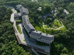 LU ISLAND HOTEL