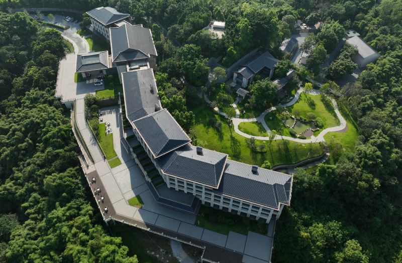 LU Island Hotel