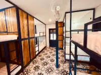 The Jam Hostel - Balkoner