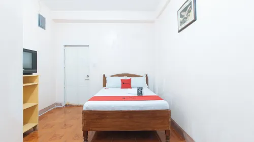 RedDoorz @ Goldland Spring Resort Urdaneta City Hotels in Rosales