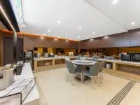 如家睿柏·雲飯店（龍城萬達白求恩醫院西門店） 贾街附近的飯店