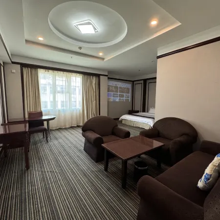 Shentou Apartment (Shengping Subway Station) Отели рядом с достопримечательностью «Рынок 5 Союзов»