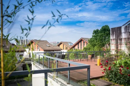 Shiman Hotel Отели рядом с достопримечательностью «Cheng's Miyake»