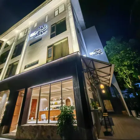Shanyashan · Walnut Space Designer Aesthetic Homestay (Libo Xiaoqikong Dongmen Branch)