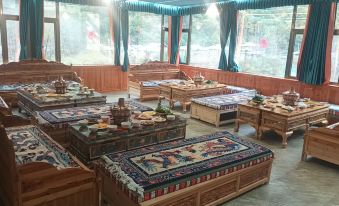 Qingxin Mountain Residence Homestay in Heishui County