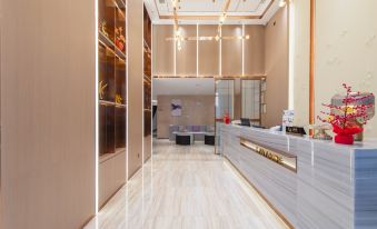 Lavender Hotel (Sanya Bay Coconut Dream Corridor Pedestrian Street Store) - Housity