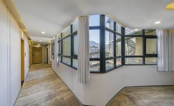 YUN BO LIGHT LUXURY HOTEL
