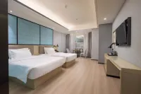 Qingmo Hotel (Wuhan Hankou Railway Station Changgang Road Subway Station Branch) Hotels near Wuhan University of Light Industry (Xuefu South Road)