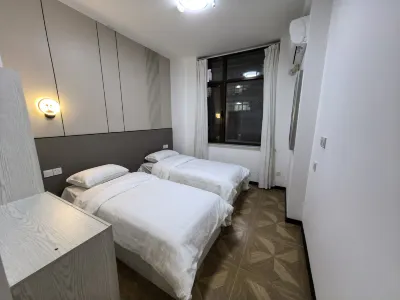 Huatingju Express Apartment (Liaoyang Baita Railway Station) Hotels near Baita Park