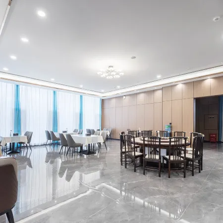 Luchun Duma Hotel