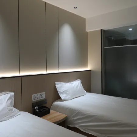 Lejia Hotel (Bazhou Shengfang International Furniture Expo City)