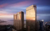 Shangri-La Phnom Penh - Infinity Pools