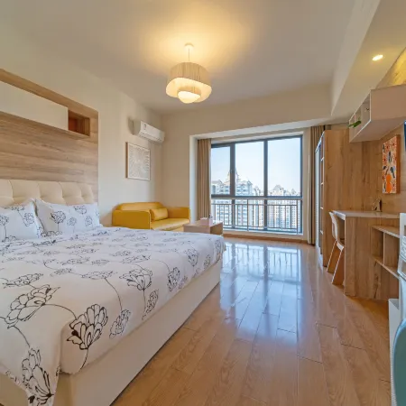 Blueberry apartment chain (Lushangzhongxin store)