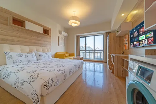 Blueberry apartment chain (Lushangzhongxin store)