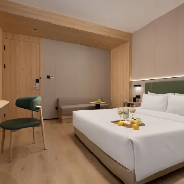 Taizhou Huangyan·Paris Designer Hotel（ jiufenggongyuandian)