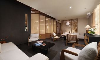 Chengdu Taikoo Li Xunyin Hot Spring Villa
