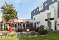B&B Hotel Orly Rungis Aéroport 3 étoiles Hotels near Lucien Grelinger Stadium