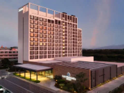 春武裡日航阿瑪塔城市飯店 Sripathum University Chonburi Campus附近的飯店