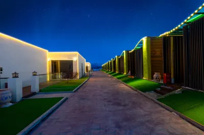 Floral Hotel·JiangLai·MeiShu（Tashkurgan County Pamir Tourist Area Store） Hotels near Khunjerab Port