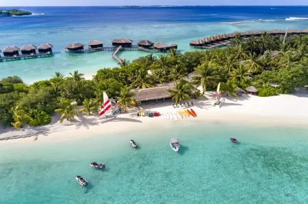 Sheraton Maldives Full Moon Resort & Spa Отели рядом с достопримечательностью «Ланканфинолу»