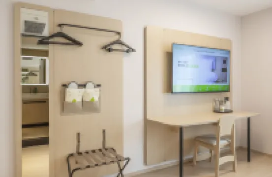 Hi Inn (Yichang Jiefang Road Pedestrian Street Erma Road)