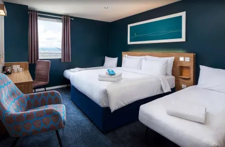 Travelodge Hotel - Horsham Central Отели рядом с достопримечательностью «Суон Уолк»