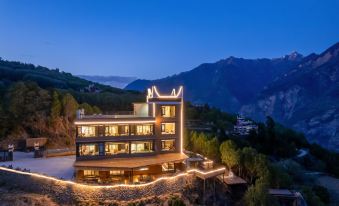 Xianbai Private Hot Spring · Scenic View Cloud Villa